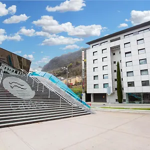 **** מלון Yomo Mola Park אנדורה