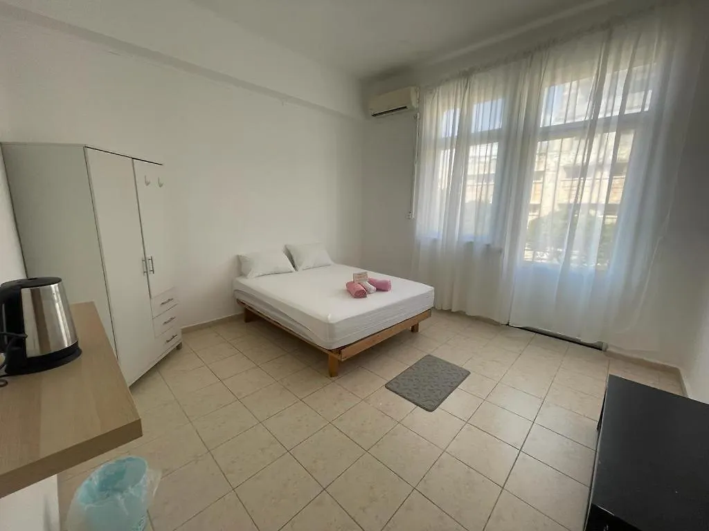 חיפה Godson Guest House Down Town 0*,